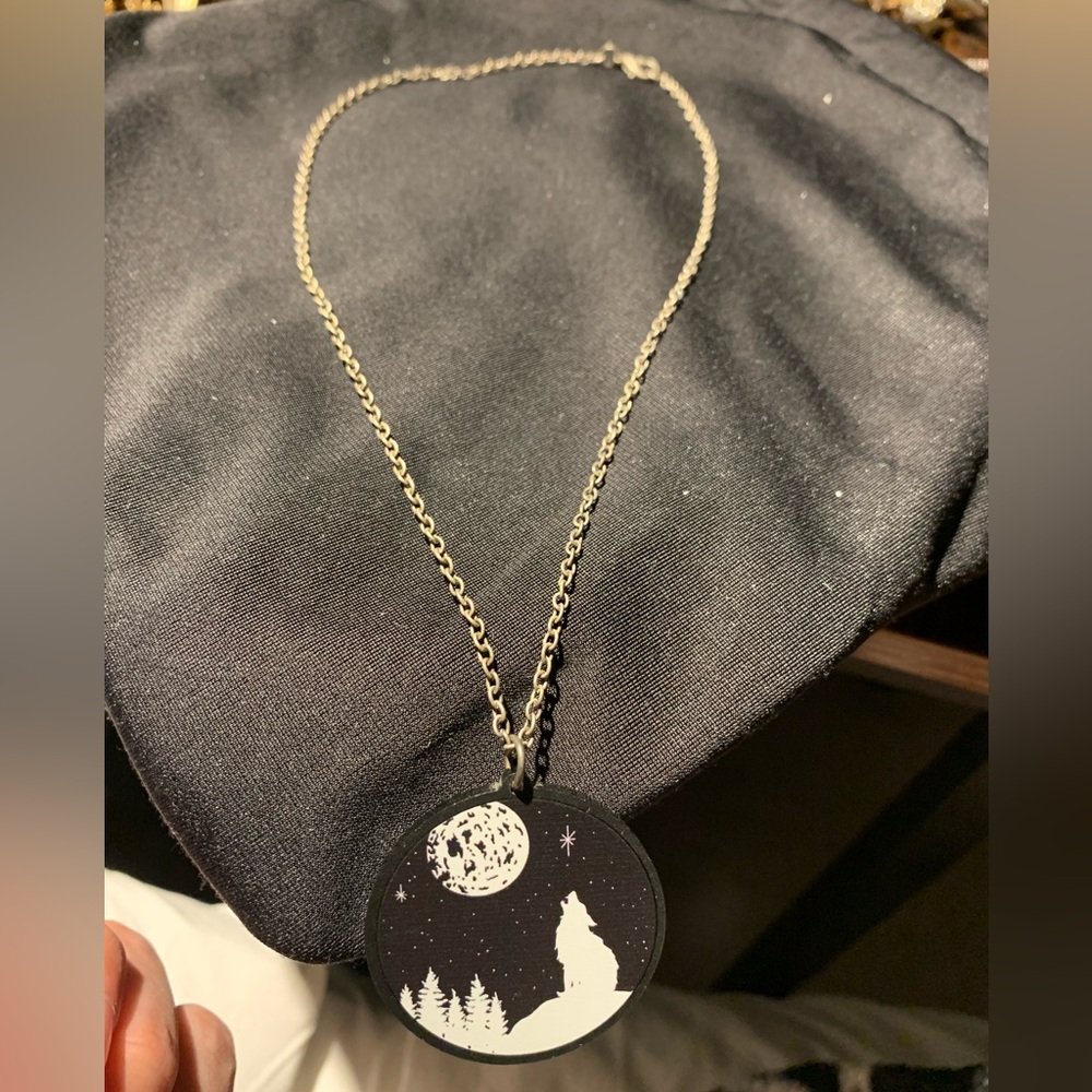 2/$10 Howling wolf/full moon necklace